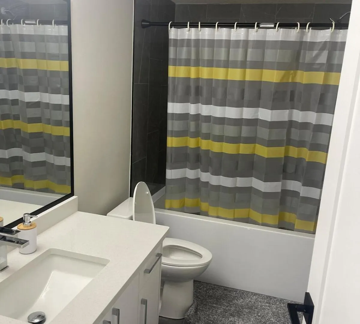 Modern Suite In Basement Upland Edmonton 0*,  Canada