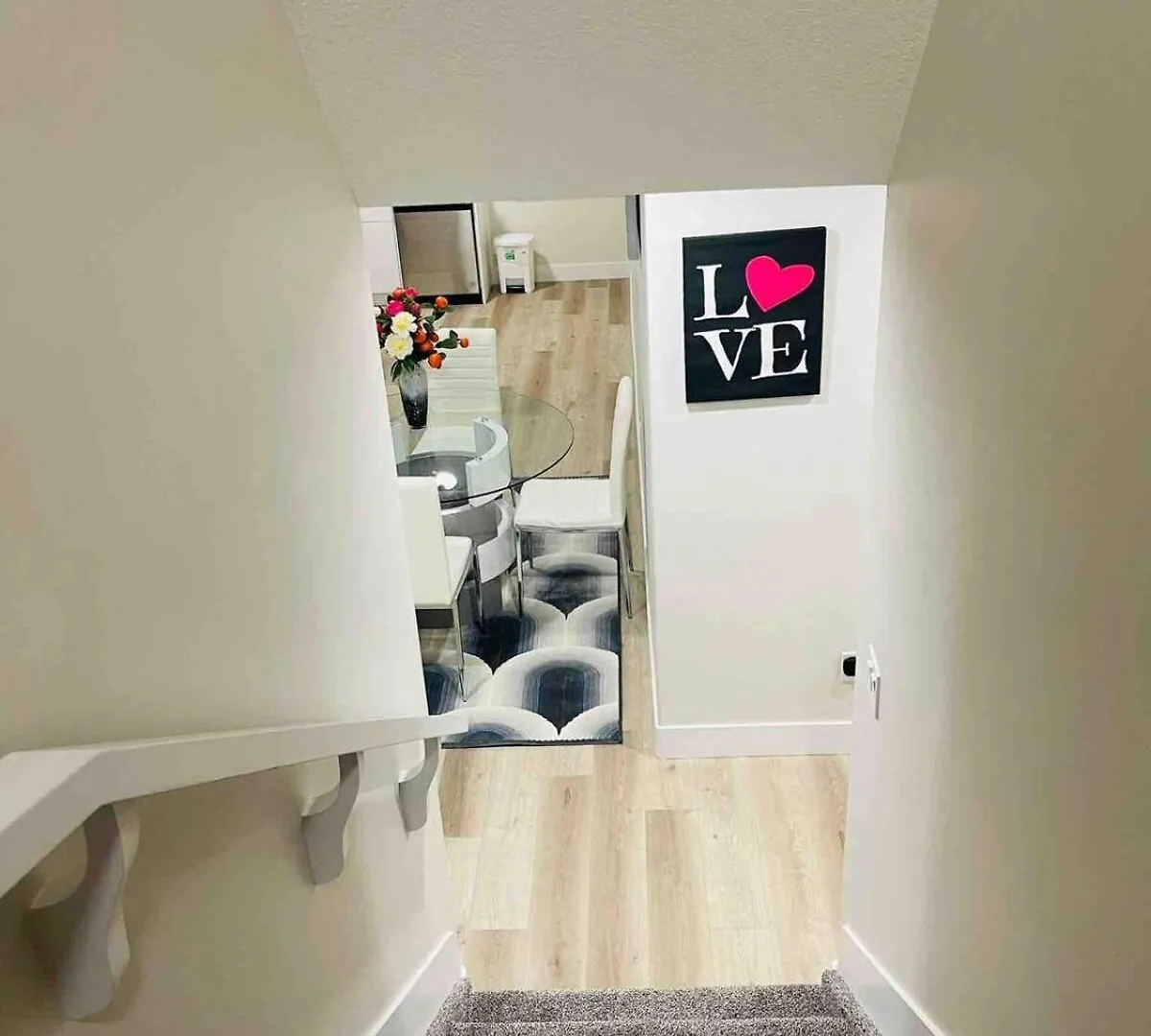 Modern Suite In Basement Upland Edmonton Apartment