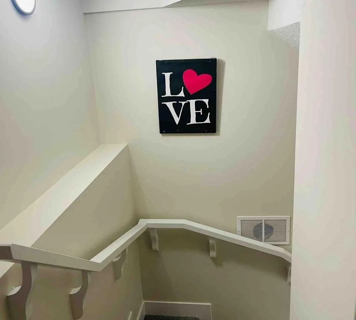Apartment Modern Suite In Basement Upland Edmonton